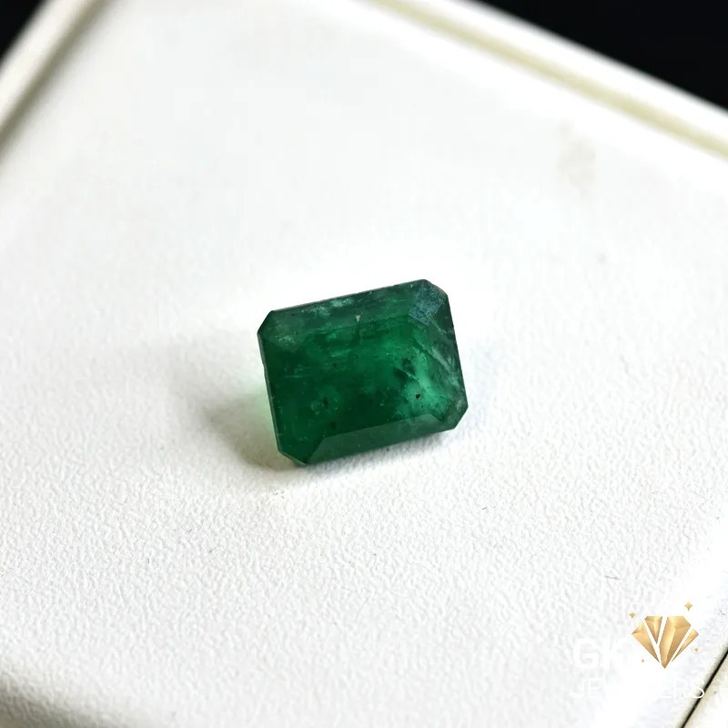 natural emerald 4.20ct green emerald cut stone, GK Jewelers Pakistan authentic gemstone photo