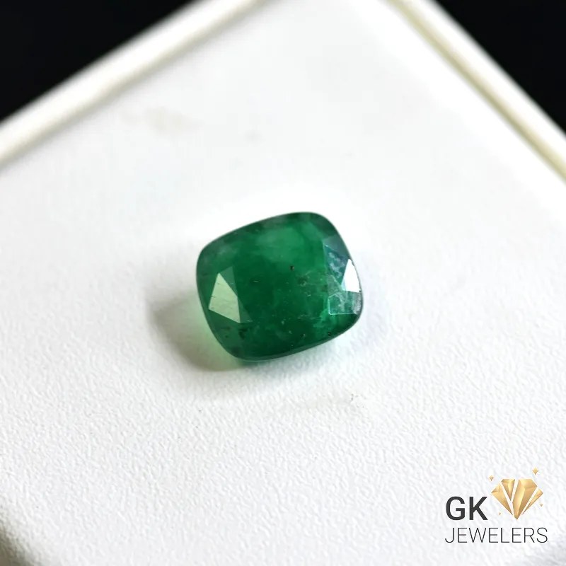 emerald-4.65ct-cushion natural emerald 4.65ct green cushion stone, GK Jewelers Pakistan authentic gemstone photo